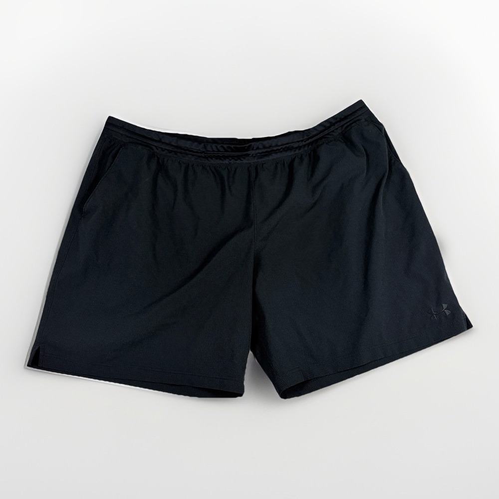 Under Armour UA Motivate Vented Men's 9" Shorts in Black size 4X